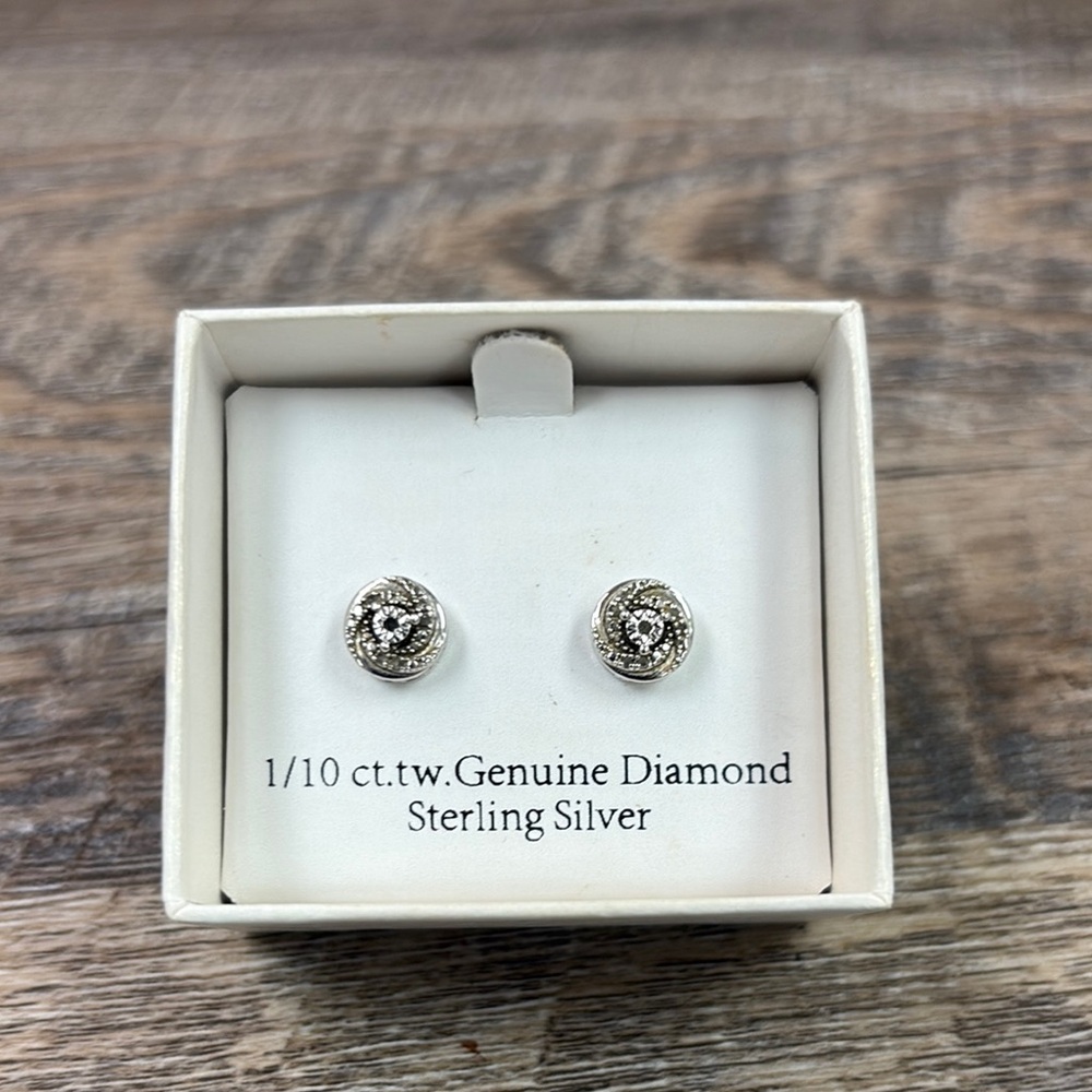 NEW Sterling Silver 1/10 ct.tw. Genuine Diamond Stud Earrings